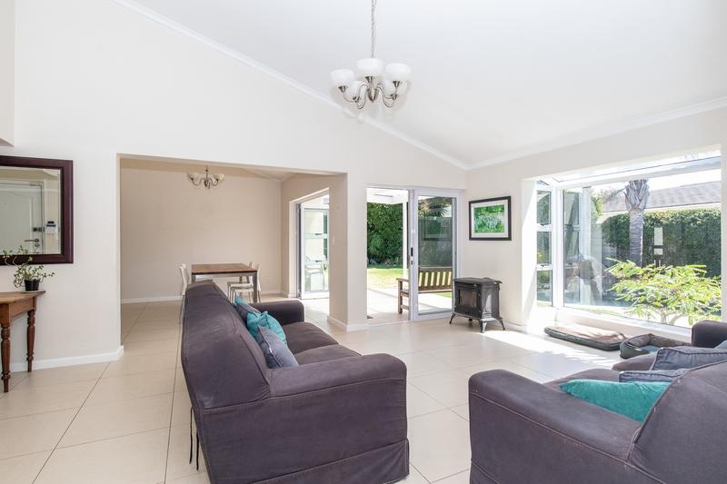 3 Bedroom Property for Sale in Constantia Western Cape